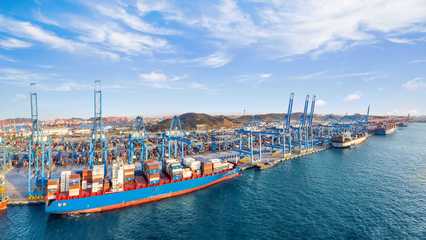 亞龍貨運(電商物流服務公司)